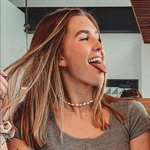 Meet your Posher, Bella